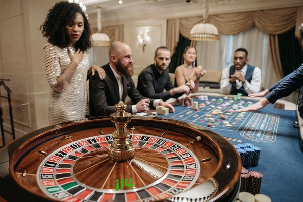 Online casino jl4 table games